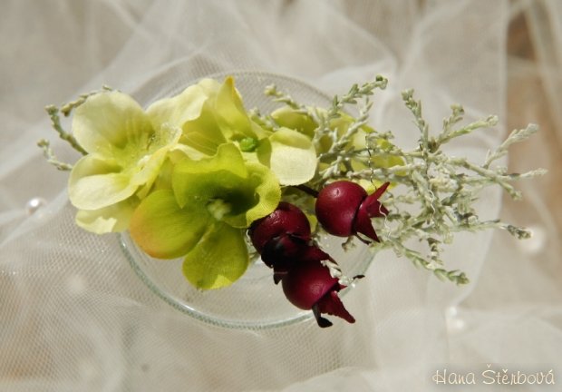 Jarní romantické svatební kytice