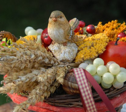 Podzimní košík s ptáčkem