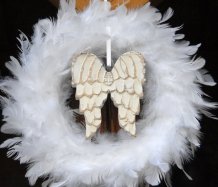 Andělská křídla - závěsný věnec
