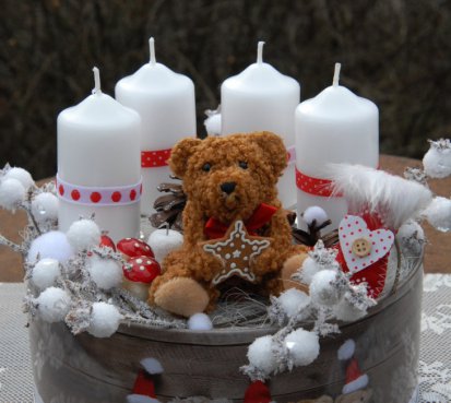 Vánoční adventní dekorace s medvídkem