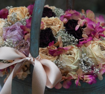 Luxusní patinovaný košík se sušenými květinami