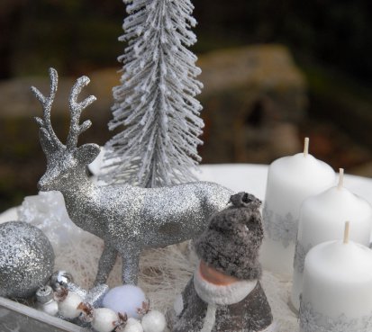 Adventní vánoční dekorace do stříbrna