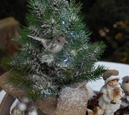Luxusní vánoční dekorace se svítícím stromečkem I.