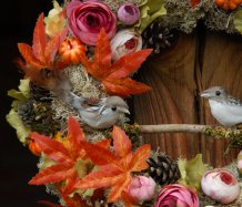 Podzimní věnec s lístečky a ptáčky