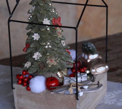 Vánoční stromeček v domečku