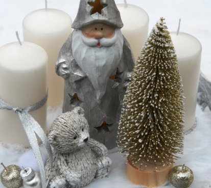 Adventní dekorace se svítícím Ježíškem