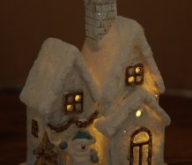 Vánoční dekorace se svítícím domečkem