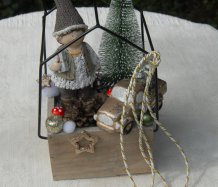 Vánoční dekorace "Kluk v domečku"