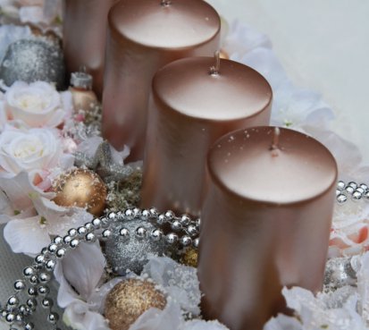 Vánoční elegantní dekorace v růžové