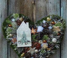 Vánoční srdce s dřevěným domečkem