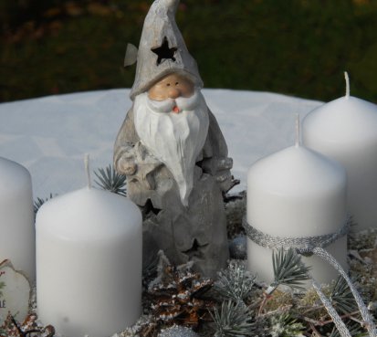 Adventní dekorace se svítícím Ježíškem
