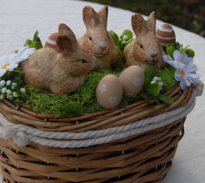 Jarní dekorace se zajíčky "ušáčky"