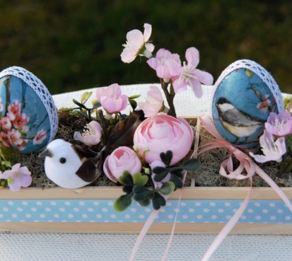 Jarní dekorace s ptáčkem