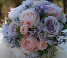 Svatební kytice z dokonalých látkových květin