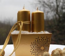 Vánoční dekorace ve zlaté
