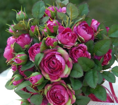 Svatební kytice s růžemi