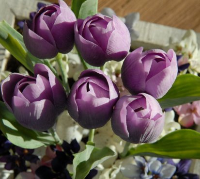 Jarní dekorace s tulipány