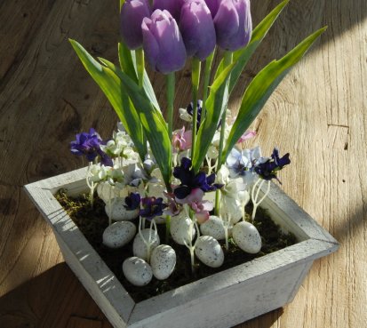 Jarní dekorace s tulipány