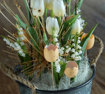 Jarní dekorace s tulipány