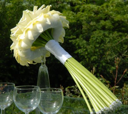 Luxusní svatební kytice s kalami