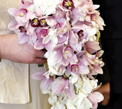 Převislá svatební kytice