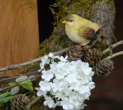 Jarní věnec s ptáčkem