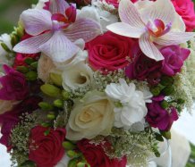 Fuchsiová svatební kytice