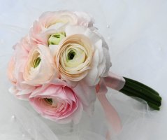 Romantická jarní svatba