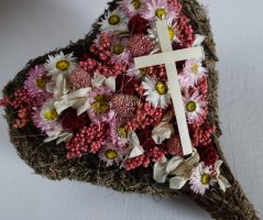 Všichni tam někoho máme