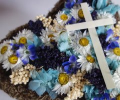 Všichni tam někoho máme