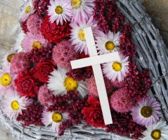 Všichni tam někoho máme