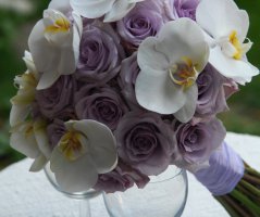 Svatba ve fialových tonech