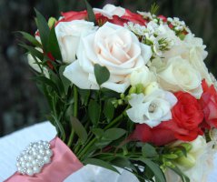 Svatba v barvě korálu