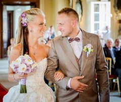 Svatba ve fialových tonech