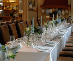 Bleděmodrá svatba v Průhonicích