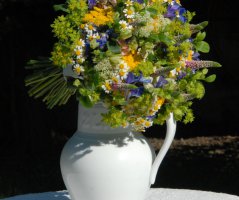 Letní luční svatba