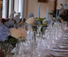 Bleděmodrá svatba v Průhonicích