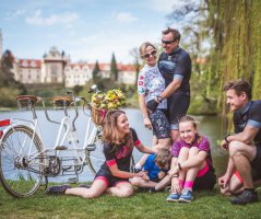 Svatba na kolech v Průhonicích