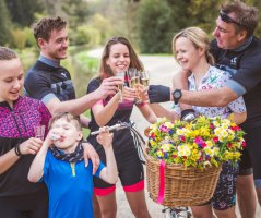 Svatba na kolech v Průhonicích