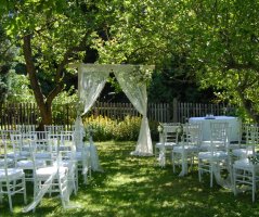 Svatba v zahradě