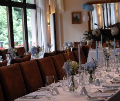 Bleděmodrá svatba v Průhonicích