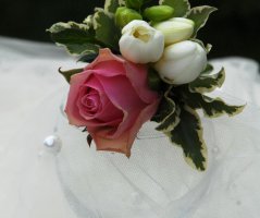 Letní luční svatba