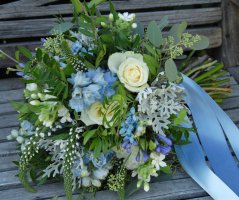 Bleděmodrá svatba v Průhonicích