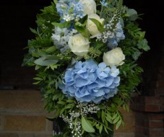 Bleděmodrá svatba v Průhonicích