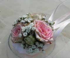 Letní luční svatba