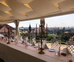 S výhledem na Pražský hrad