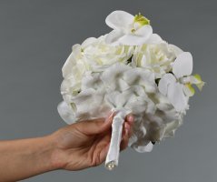 Svatební kytice s orchidejemi