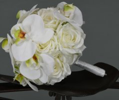 Svatební kytice s orchidejemi