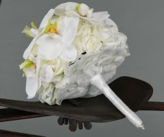 Svatební kytice s orchidejemi