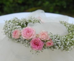 Konvalinková svatba na zámku Trnová